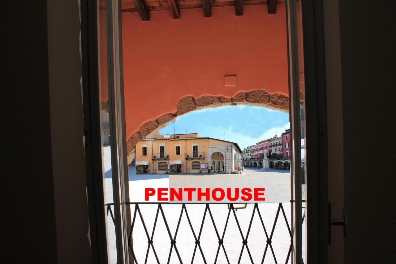 Appartement Desenzanoloft Stars In A Main Square à Desenzano del Garda Extérieur photo